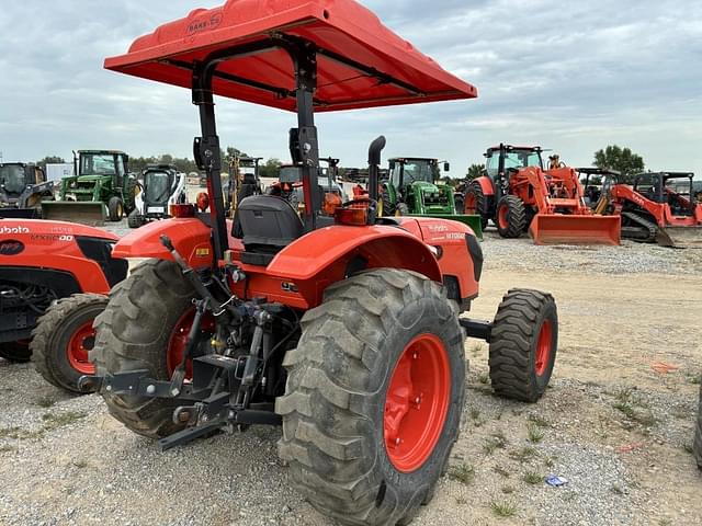 Image of Kubota M7060 equipment image 2