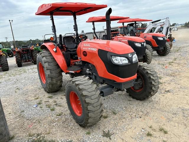 Image of Kubota M7060 equipment image 1