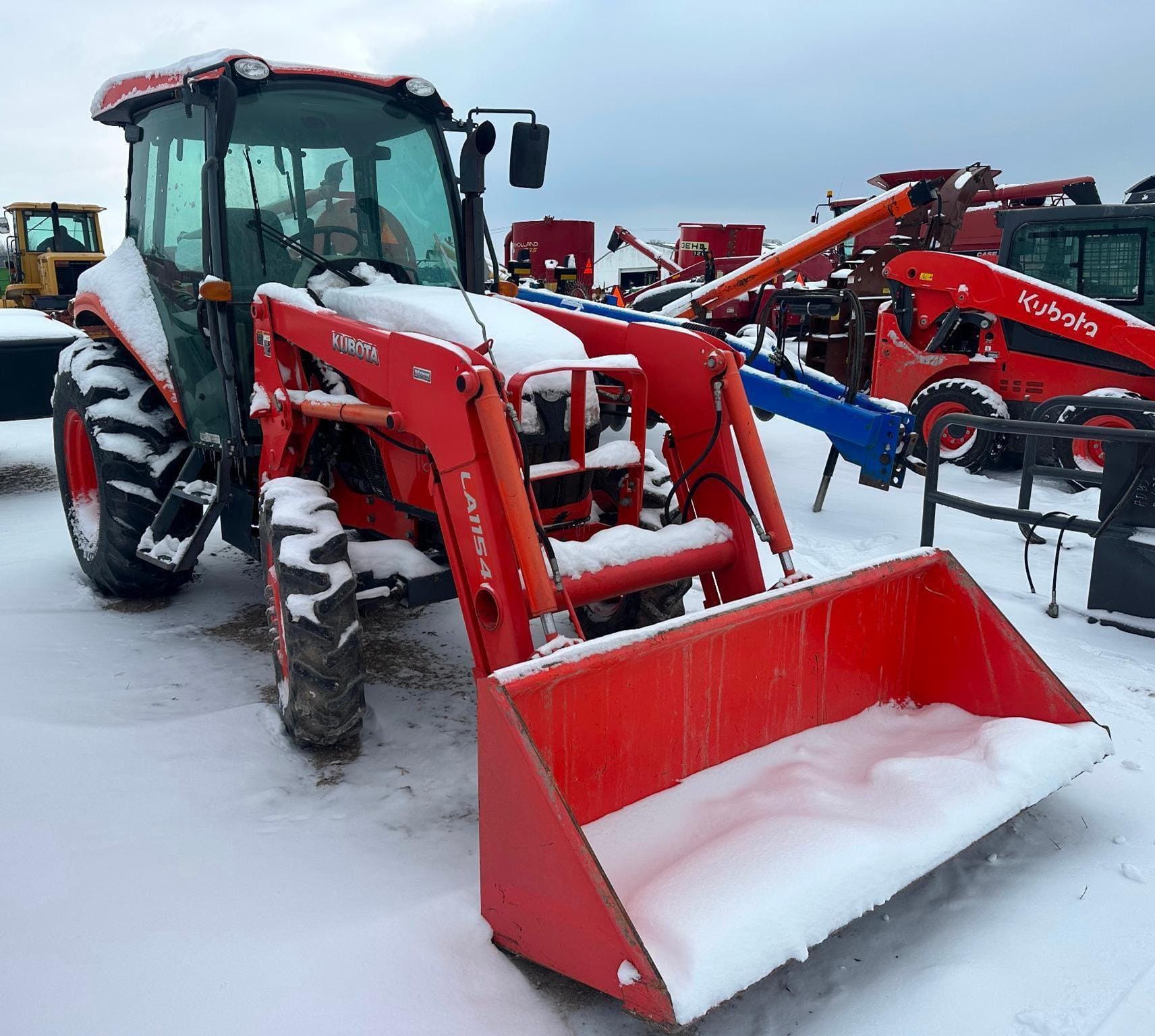 Kubota M7060 Equipment Image0