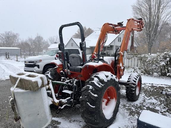 Image of Kubota M7060 equipment image 3