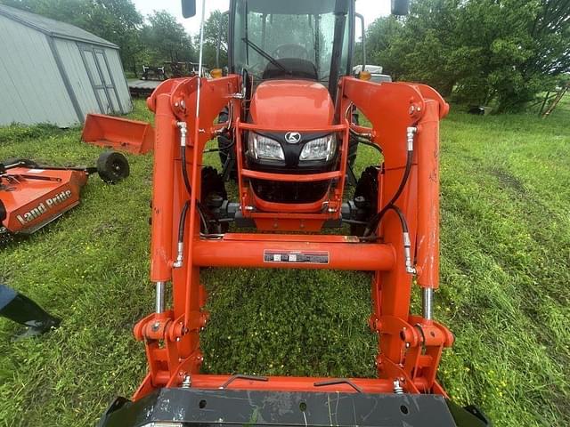 Image of Kubota M7060 equipment image 3