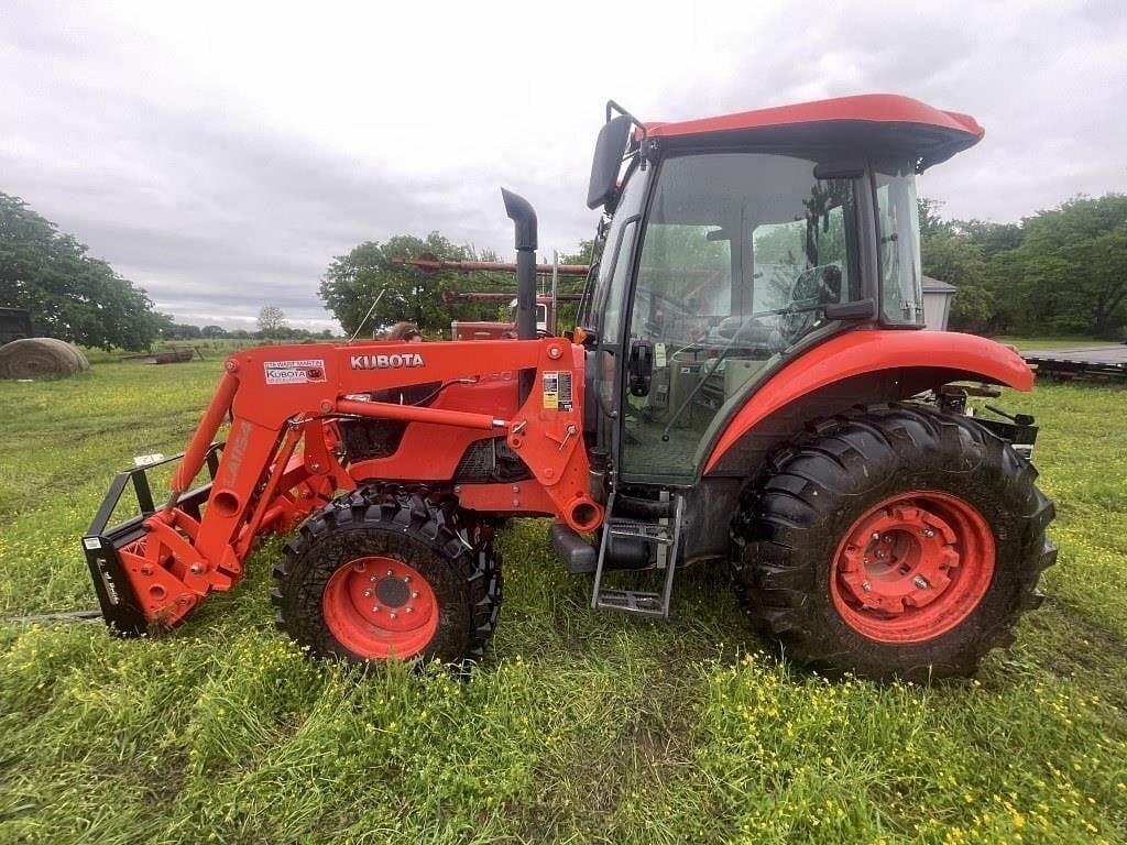 Image of Kubota M7060 Primary image