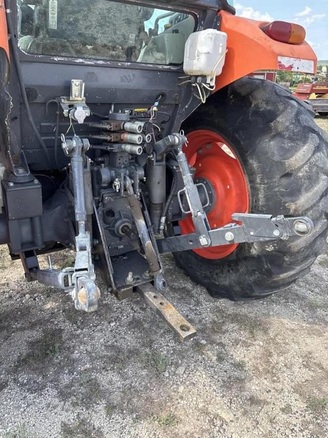 Image of Kubota M7060 equipment image 3