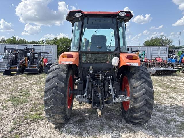 Image of Kubota M7060 equipment image 4