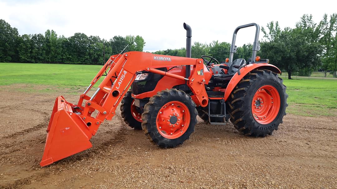 Image of Kubota M7060 Primary image