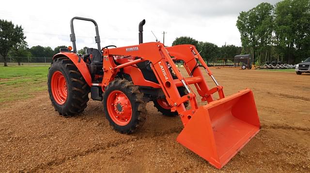 Image of Kubota M7060 equipment image 1