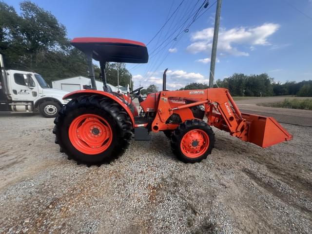 Image of Kubota M7060 equipment image 4