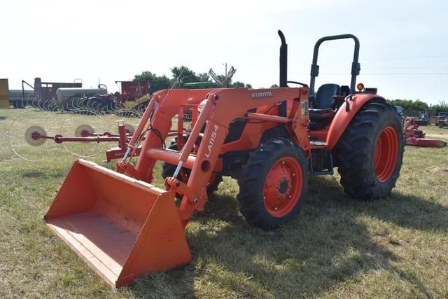Image of Kubota M7060 equipment image 2