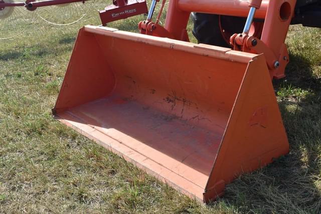 Image of Kubota M7060 equipment image 3