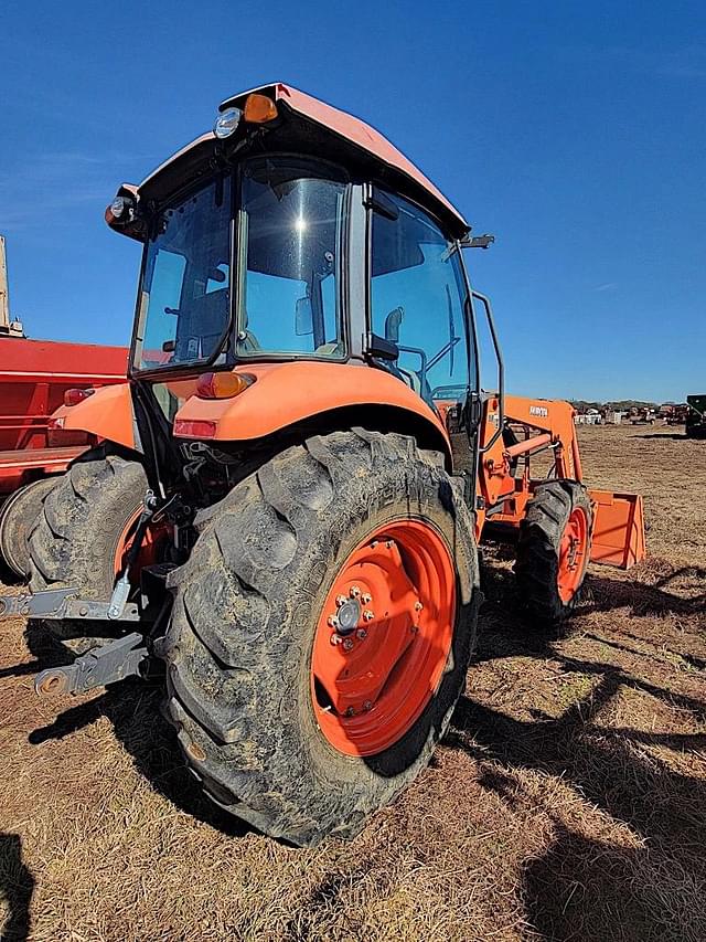 Image of Kubota M7060 equipment image 4