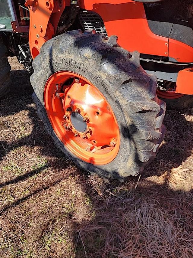 Image of Kubota M7060 equipment image 1