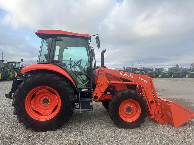 Image of Kubota M7060 equipment image 3