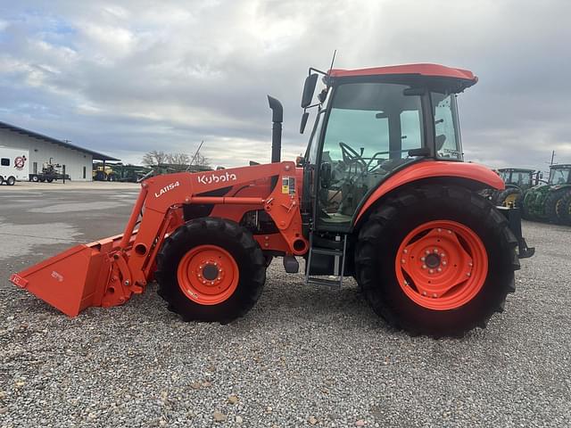 Image of Kubota M7060 equipment image 2