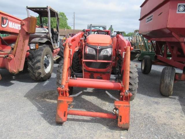 Image of Kubota M7060 equipment image 2