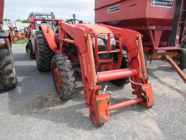 Image of Kubota M7060 equipment image 3