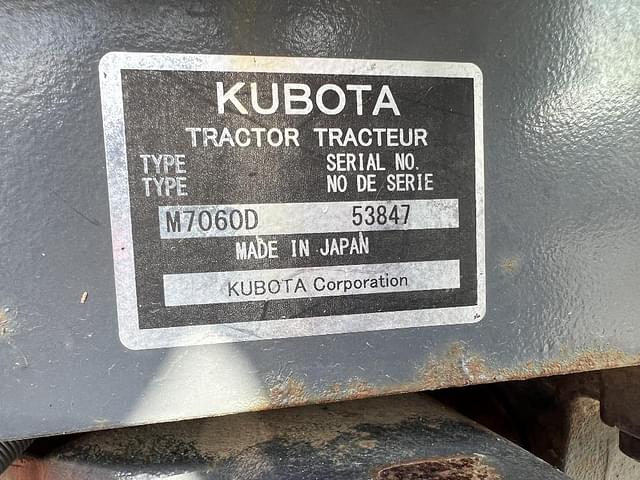 Image of Kubota M7060 equipment image 4