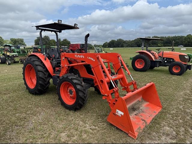 Image of Kubota M7060 equipment image 3