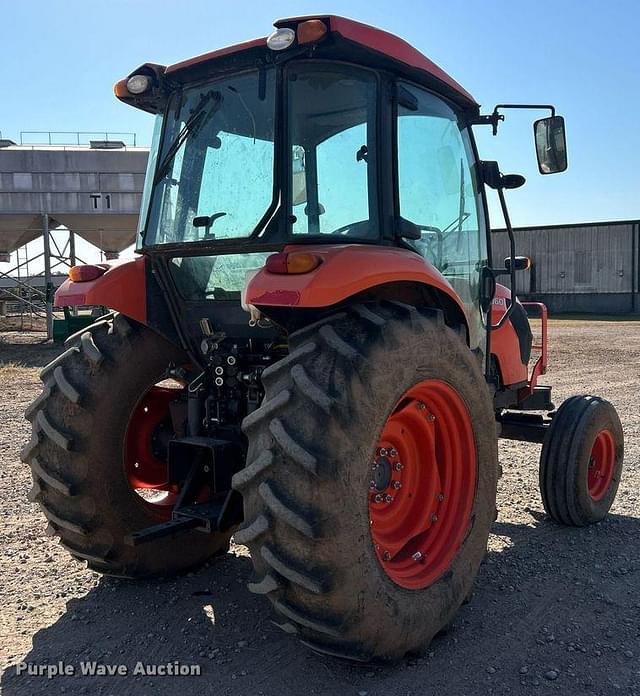 Image of Kubota M7060 equipment image 4