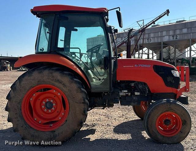 Image of Kubota M7060 equipment image 3