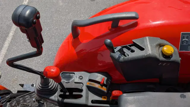 Image of Kubota M7060HD equipment image 1