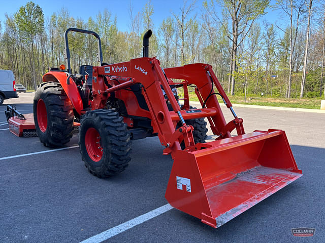 Image of Kubota M7060HD equipment image 3