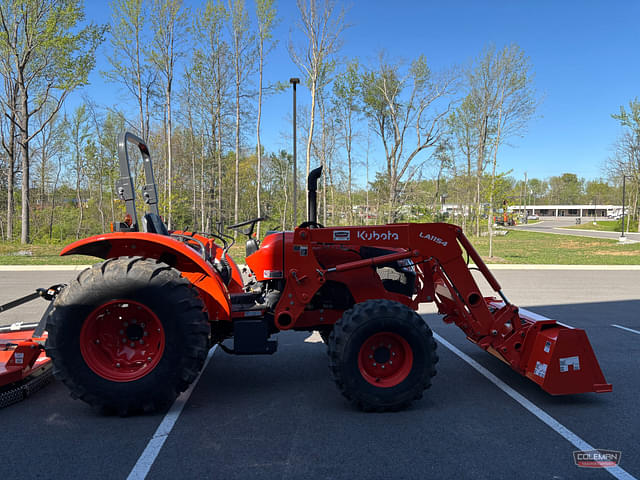 Image of Kubota M7060HD equipment image 4
