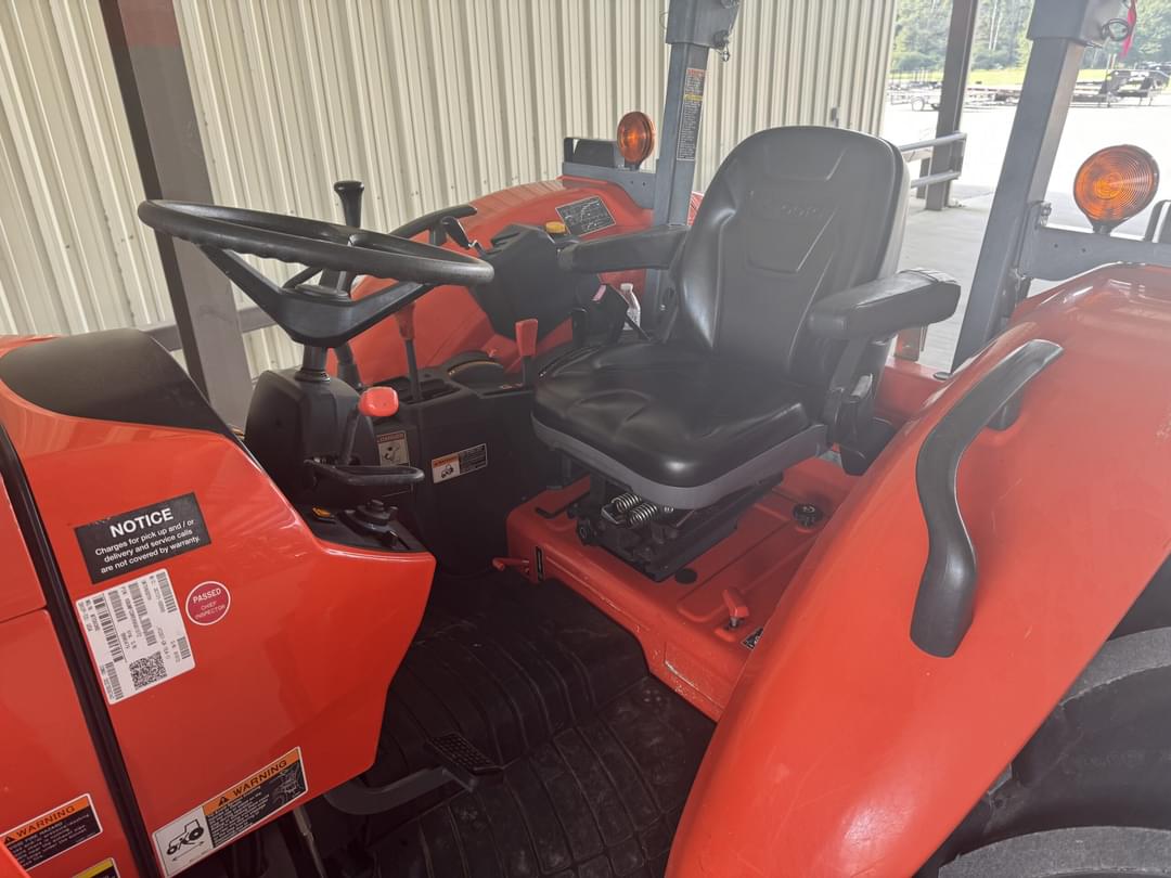 Image of Kubota M7060HD Image 0