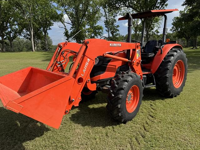Image of Kubota M7060HD equipment image 3