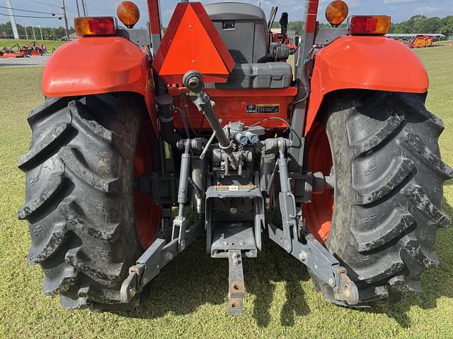 Image of Kubota M7060HD equipment image 4