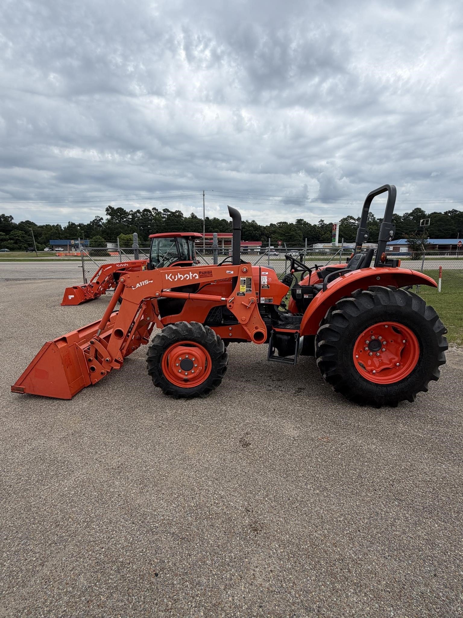 2022 Kubota M7060HD12 Equipment Image0