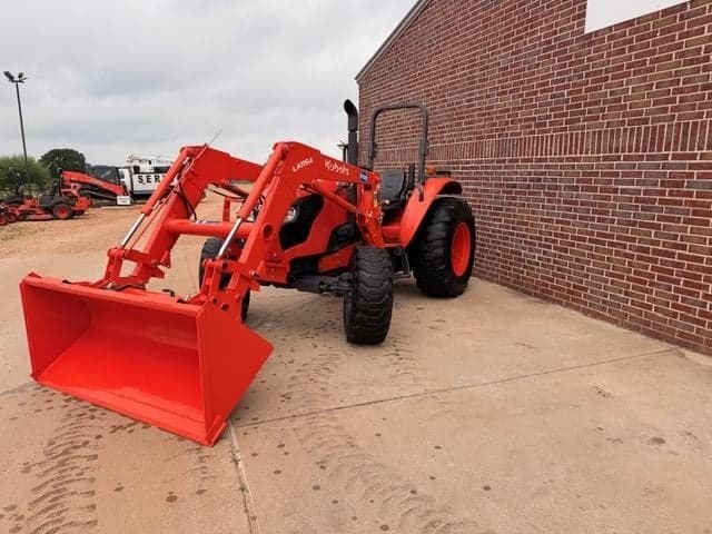 Image of Kubota M7060HD12 Image 1