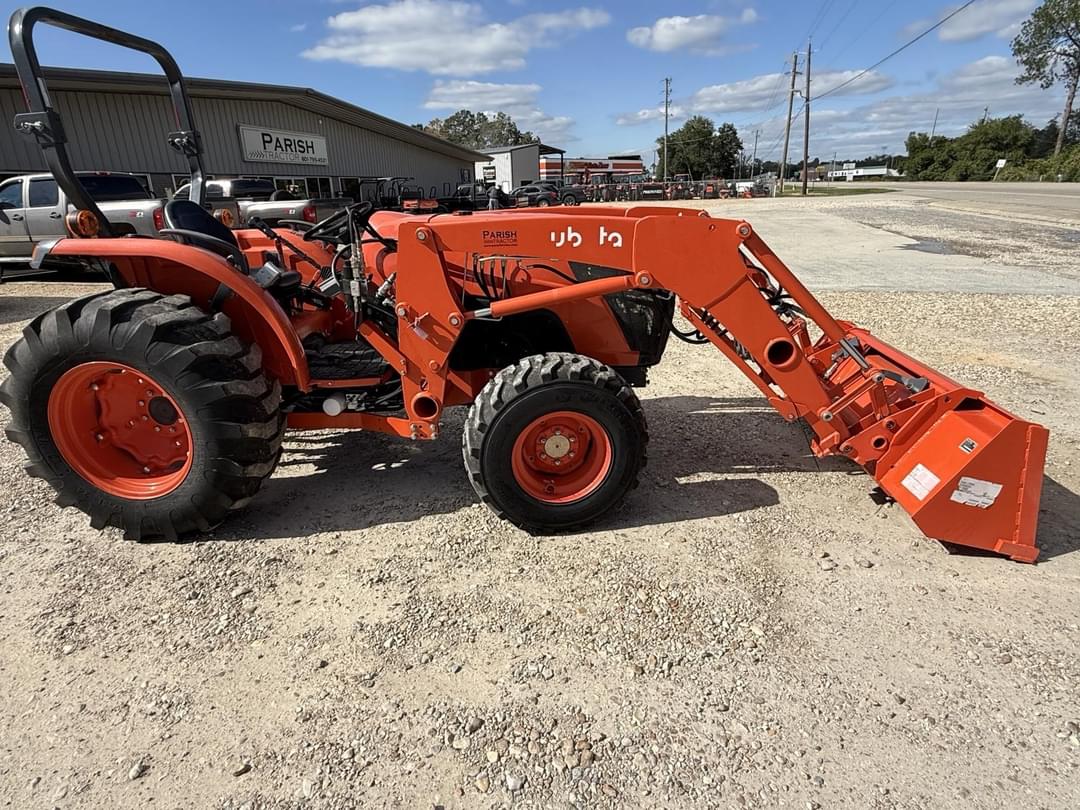 Image of Kubota M7060HDC Primary Image