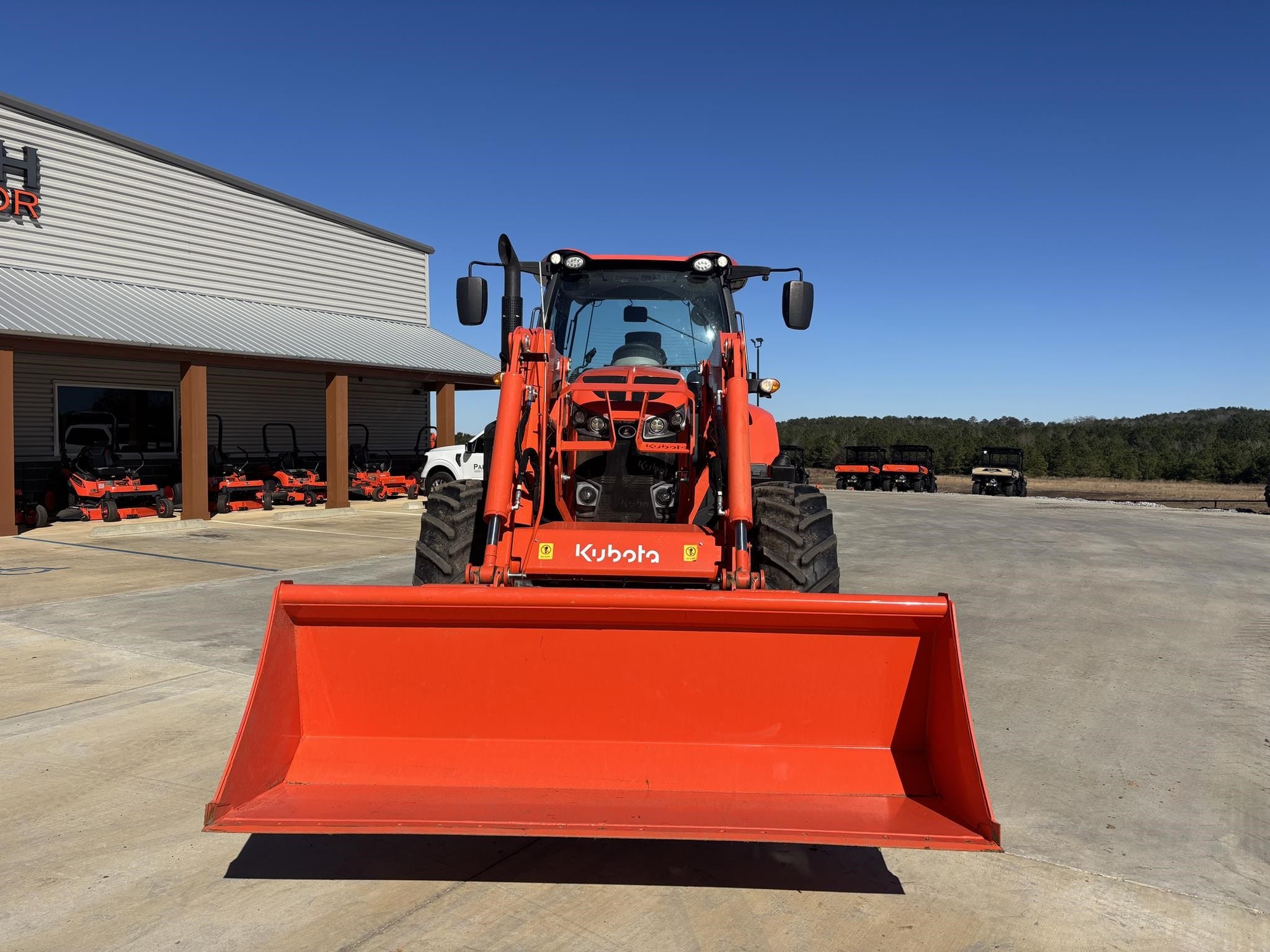 Kubota M7.134 Deluxe Equipment Image0