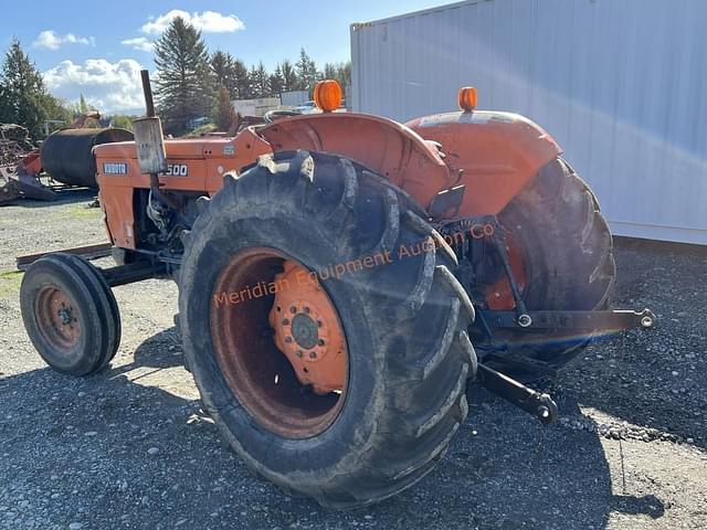 Image of Kubota M7500 equipment image 2