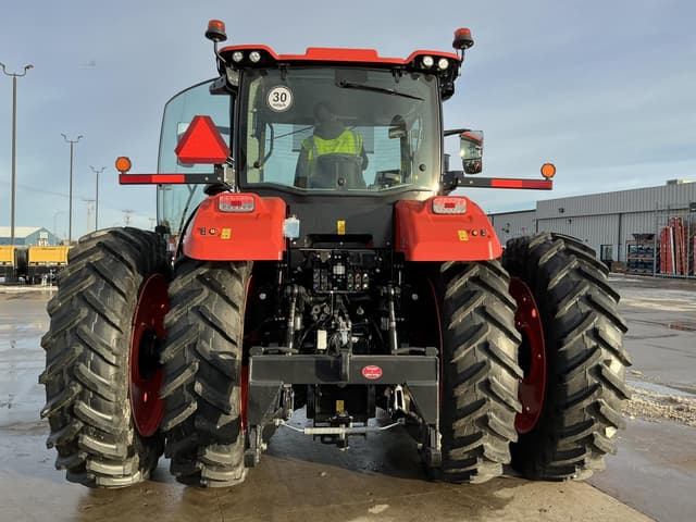 Image of Kubota M8-201 equipment image 3