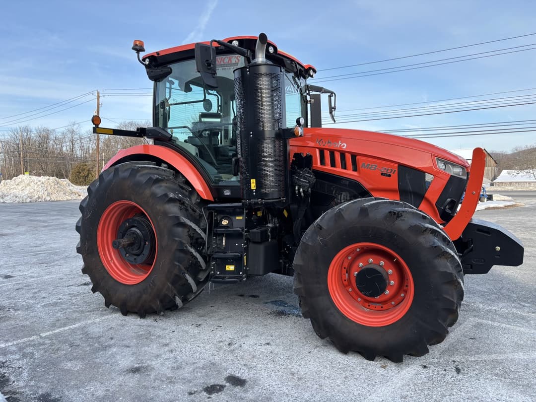 Image of Kubota M8-201 Primary image