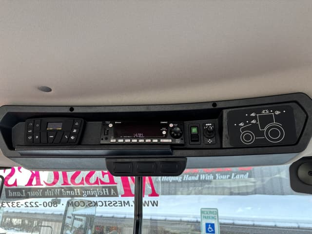 Image of Kubota M8-201 equipment image 3