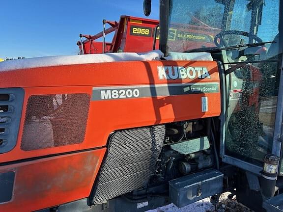 Image of Kubota M8200 equipment image 2