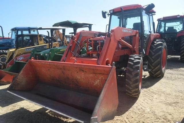 Image of Kubota M8200 equipment image 1