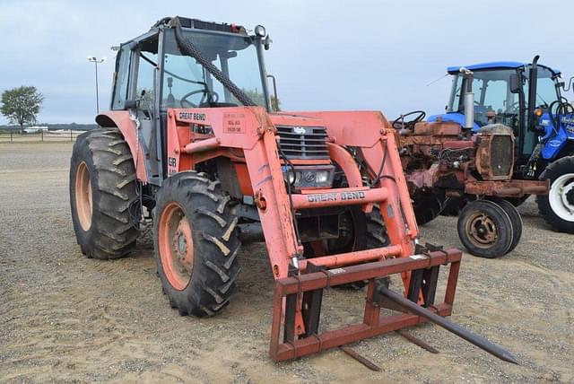 Image of Kubota M8200 equipment image 3