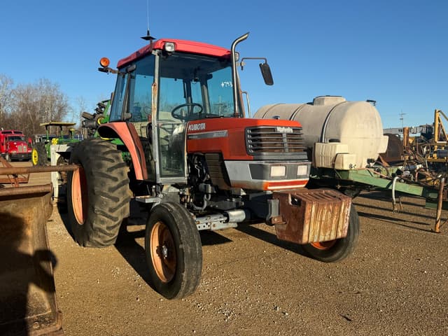 Image of Kubota M8200 equipment image 1