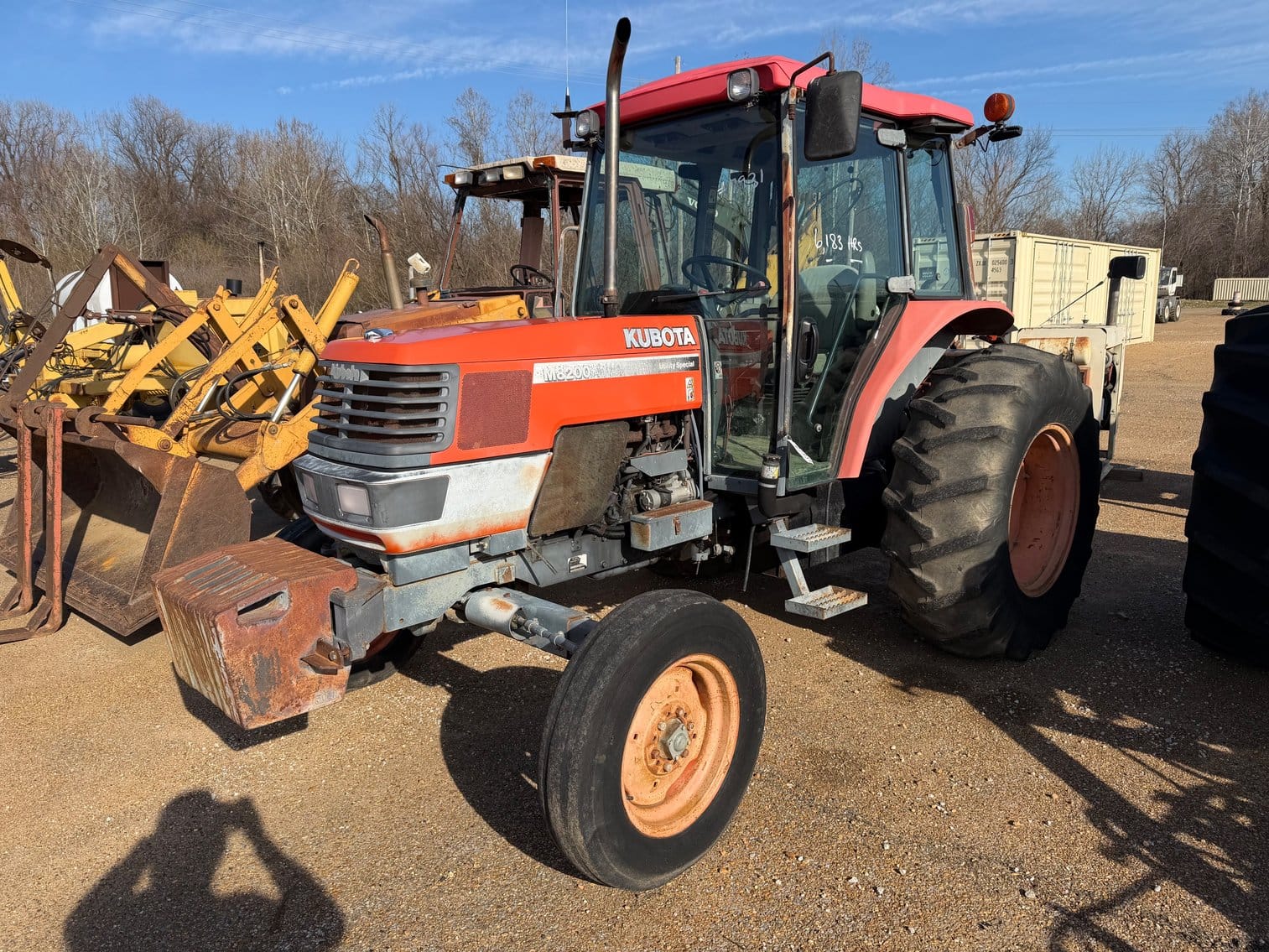 Kubota M8200 Equipment Image0
