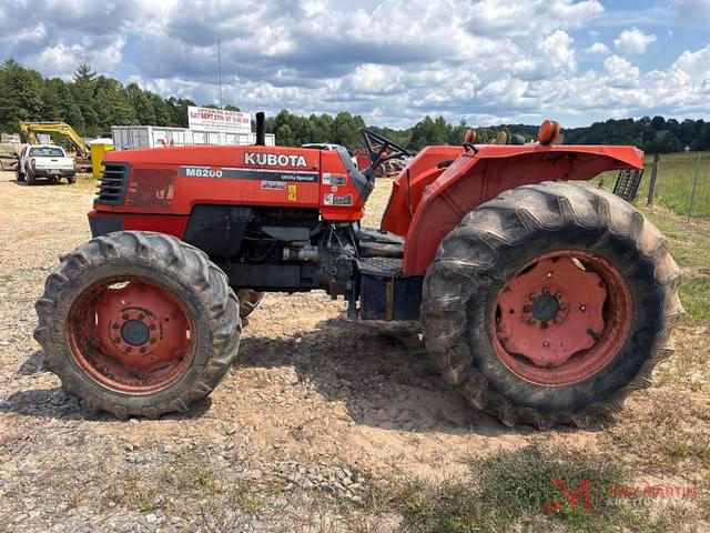 Image of Kubota M8200 equipment image 4