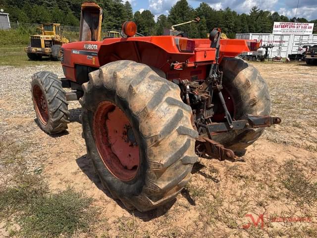 Image of Kubota M8200 equipment image 3