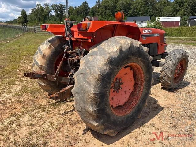 Image of Kubota M8200 equipment image 2