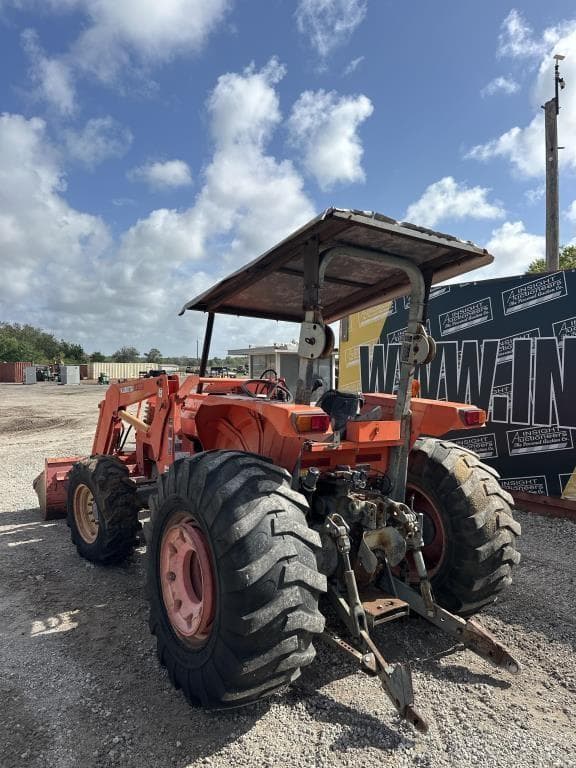 Image of Kubota M8200 equipment image 1