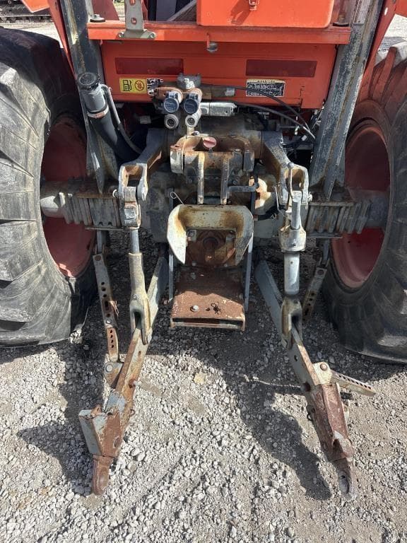 Image of Kubota M8200 equipment image 2