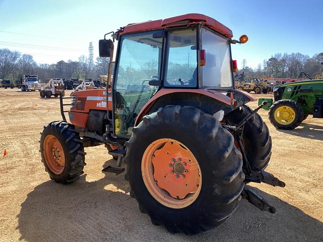 Image of Kubota M8200 equipment image 1