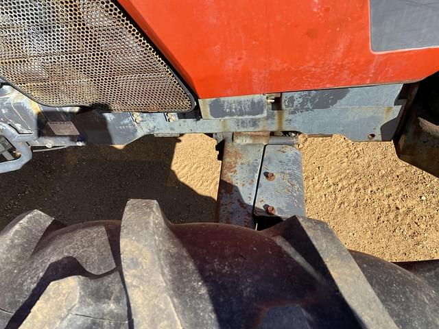 Image of Kubota M8200 equipment image 4