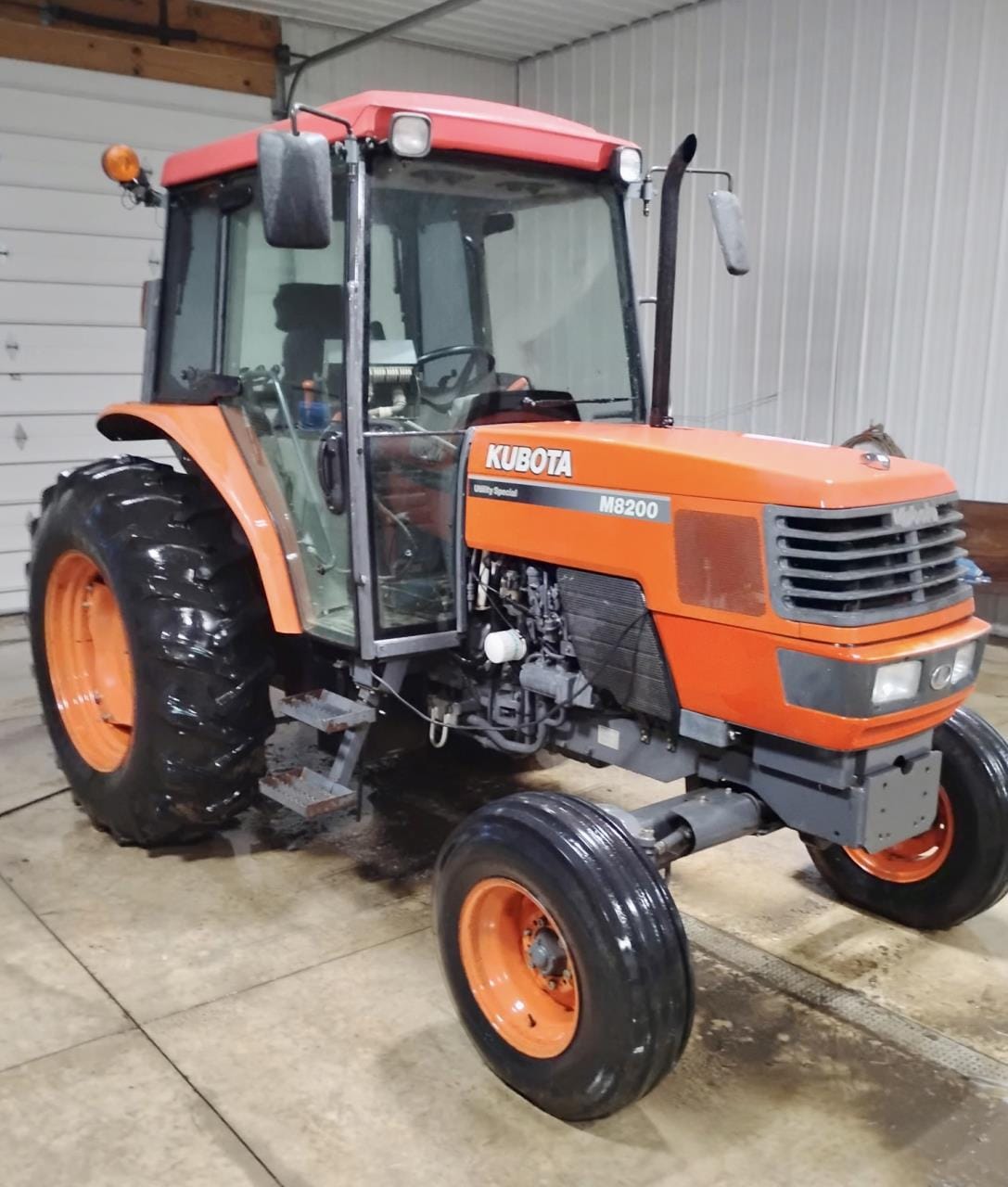 Kubota M8200 Equipment Image0